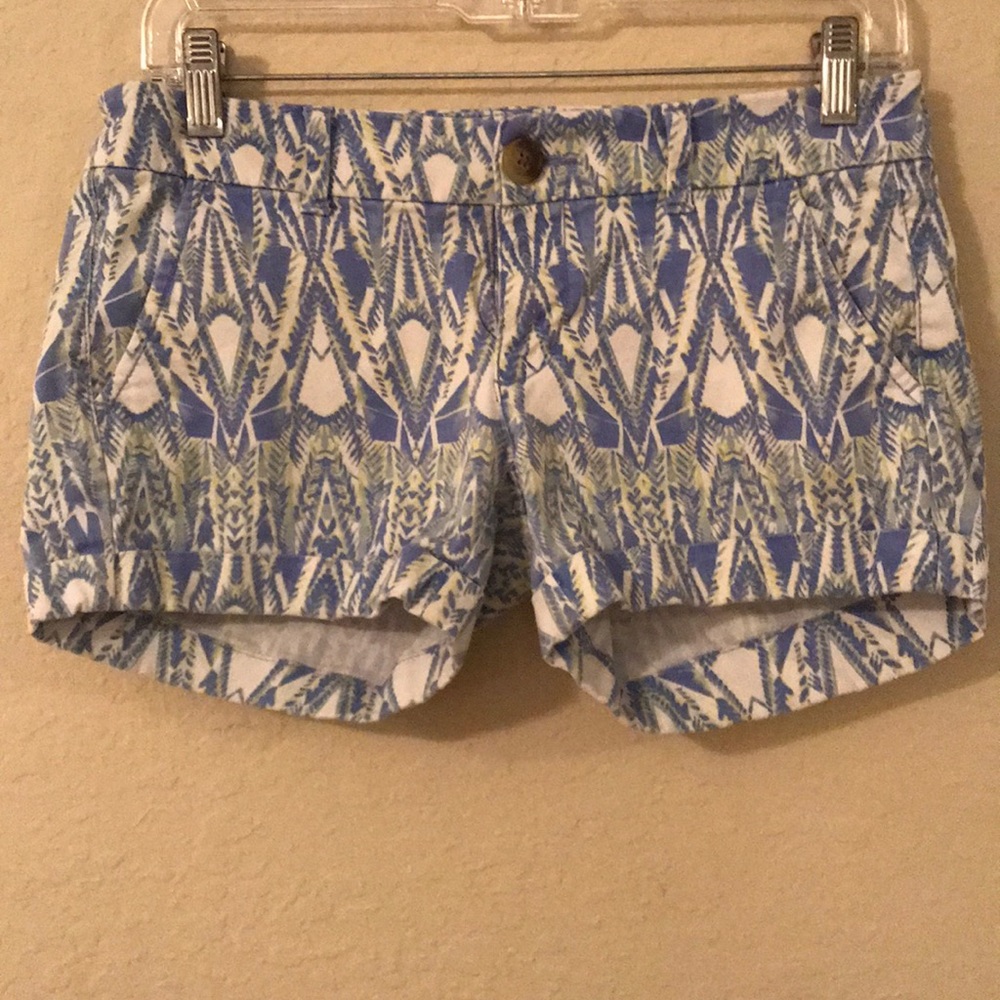 American Eagle pattern shorts